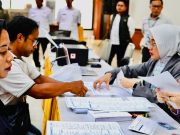 Pemprov Jabar Salurkan Bantuan bagi Pedagang Terdampak Penertiban Bangunan Liar di Ciater bantuan pedagang terdampak penertiban Ciater