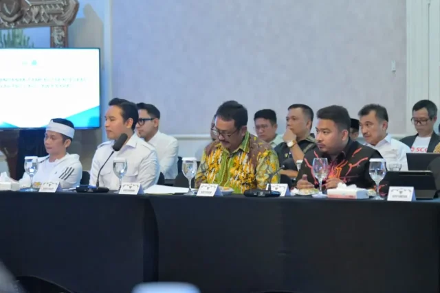 Bupati Subang atasi sampah