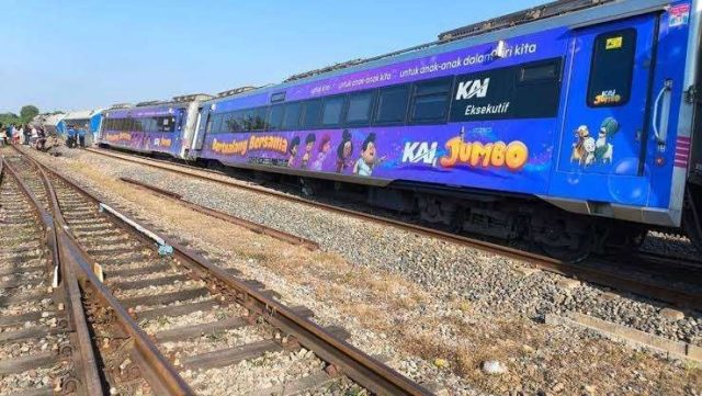 gangguan perjalanan kereta Pegadenbaru