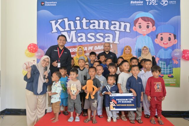 Khitanan massal PT Dahana Subang