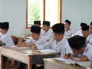 Antisipasi Unjuk Rasa, Dinas Pendidikan Subang Terapkan Belajar Daring Sementara Belajar daring Subang unjuk rasa