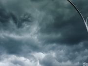 Awan Hitam Terbang di Langit Subang, Eh… Ternyata Busa Misterius! busa hitam di langit Subang