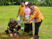 Kepala BNPT RI Hijaukan Subang, Tanam Pohon Simbol Toleransi Kepala BNPT RI tanam pohon