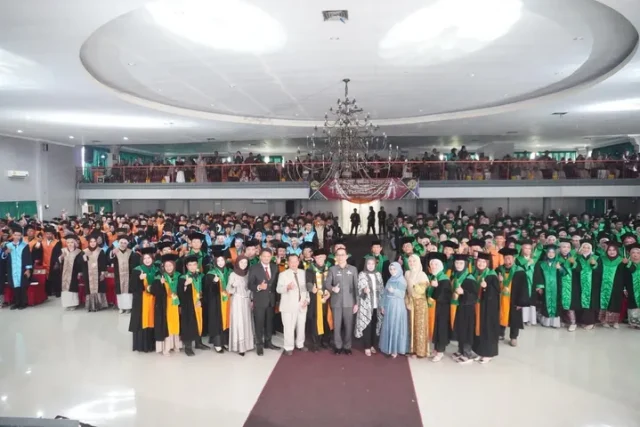 Wisuda Universitas Mandiri Subang