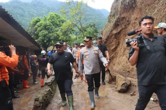 3823693230_524303 Kapolres Subang