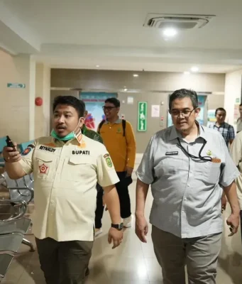 IGD Penuh, Bupati Kang Rey Sulap Ruang Tunggu Jadi Ruang Perawatan Darurat Bupati Subang Sidak RSUD