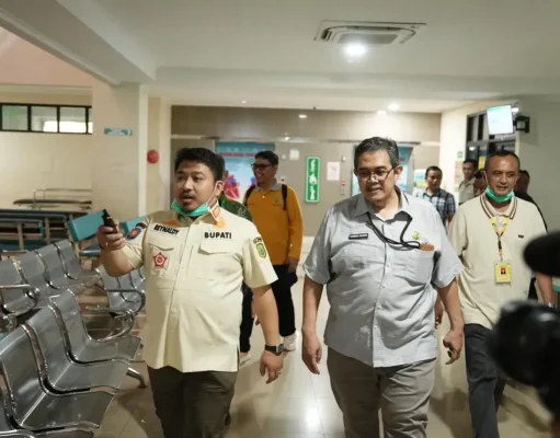IGD Penuh, Bupati Kang Rey Sulap Ruang Tunggu Jadi Ruang Perawatan Darurat Bupati Subang Sidak RSUD