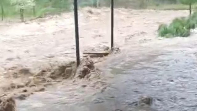 Air Sungai Meluap Subang