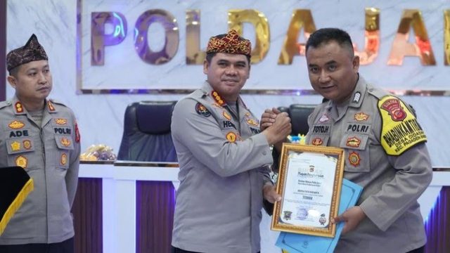 polisi-subang-mendapatkan-penghargaan-1765358132754_169 Bripka Toto Heryanto