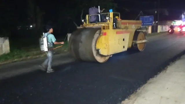 1284905462 Jalan Pagaden Subang aspal 10 cm