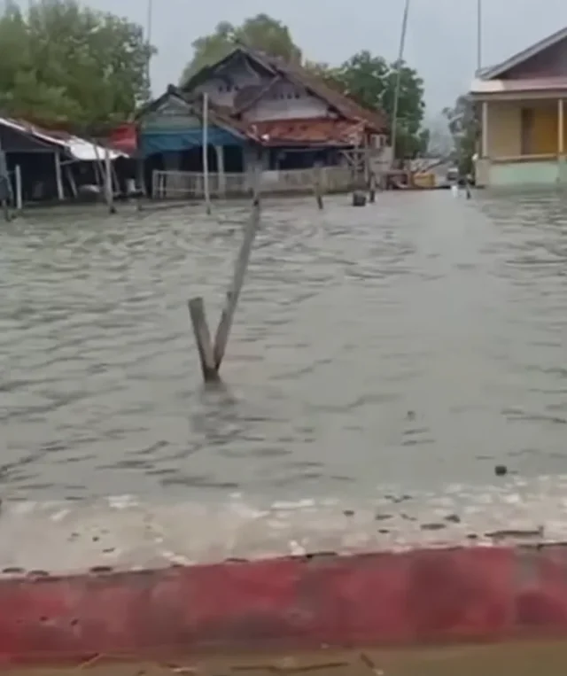 Banjir Rob Pantai Pondok Bali