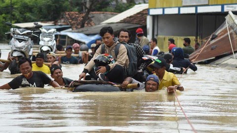 puluhan-ribu-jiwa-mengungsi-akibat-banjir-subang-1_169 Banjir Subang 51 desa