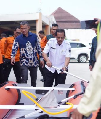 Pemkab Subang Terima Bantuan Logistik dan Perahu Karet Senilai Ratusan Juta bantuan logistik bencana Subang