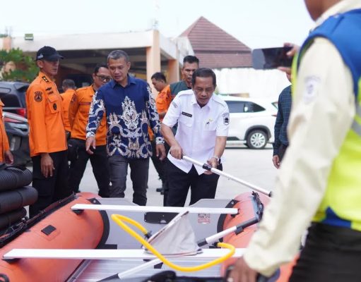 Pemkab Subang Terima Bantuan Logistik dan Perahu Karet Senilai Ratusan Juta bantuan logistik bencana Subang
