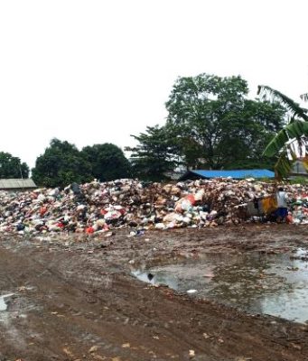 Sewa Truk Miliaran Rupiah, Tumpukan Sampah di Subang Tetap Tak Teratasi tumpukan sampah di Subang