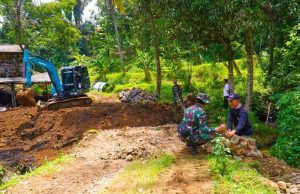 Kodim 0605/Subang Bangun Jembatan ARMCO demi Ekonomi Warga Cikadu pembangunan jembatan ARMCO