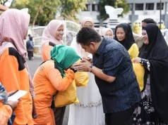 Bupati Subang Salurkan Bantuan Pribadi untuk 276 Petugas Kebersihan Bupati Subang