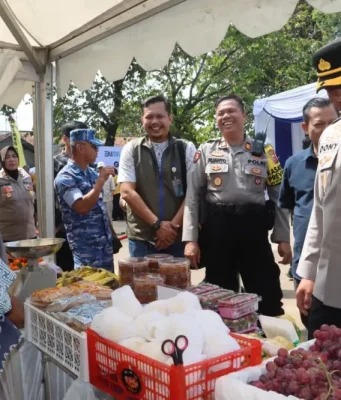 Gerakan Pangan Murah Polri: Kapolres Subang Bantu Warga Peroleh Harga Terjangkau Gerakan Pangan Murah Polri