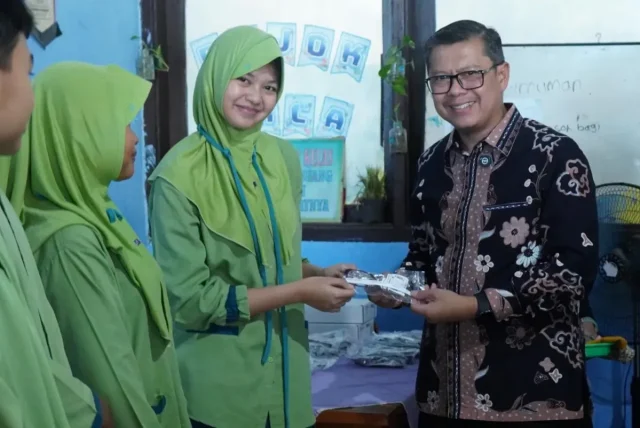 Bantuan Kacamata Gratis