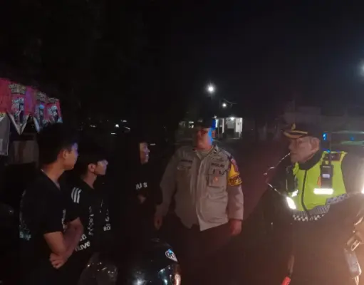 Patroli Polsek Jalan Cagak Jaga Keamanan Malam Minggu Patroli Polsek Jalan Cagak