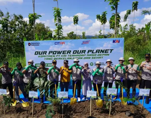 Aksi KAI Go Green di Subang: Tanam Ribuan Pohon Produktif Program KAI Go Green