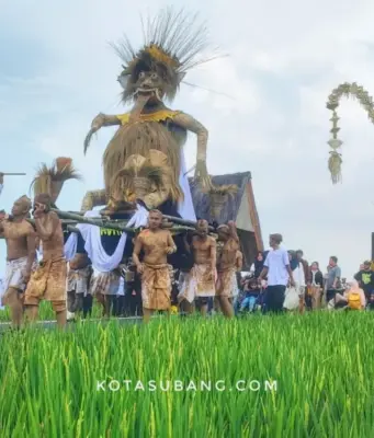 Meriahnya Tradisi Ngarak Budak Sunat di Lembur Pakuan Subang Tradisi Ngarak Budak Sunat