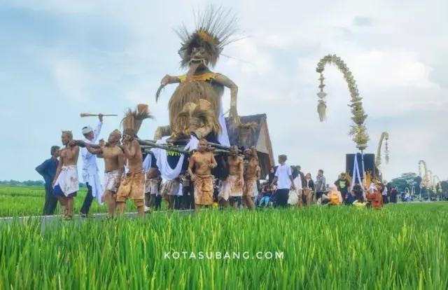 Tradisi Ngarak Budak Sunat