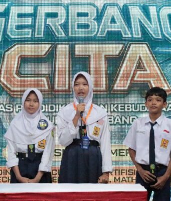 Literasi Digital Siswa Subang Diperkuat Melalui STEAM dan AI Literasi digital siswa Subang