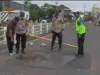 Jembatan Cijoged Subang Nyaris Ambruk, Polisi Tutup Jalur Utama Jembatan Cijoged Subang