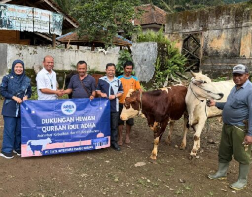 AQUA Subang Salurkan 1.200 Paket Daging Kurban AQUA Subang kurban
