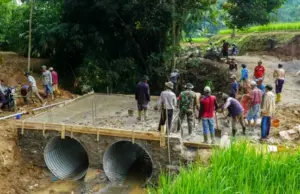 Kodim 0605 Subang Bangun Jembatan ARMCO di Desa Cimenteng Kodim 0605 Subang, Jembatan ARMCO, Desa Cimenteng, Infrastruktur Desa, TNI Manunggal Rakyat.