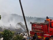 Bupati Subang Tinjau Pemadaman Kebakaran Eks TPA Panembong