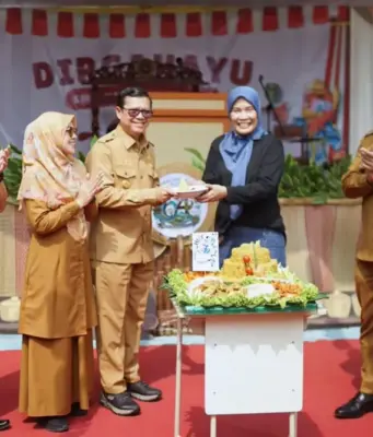 HUT Ke-64 SMAN 1 Subang: Kang Akur Dorong Siswa Jadi Generasi Unggul HUT Ke-64 SMAN 1 Subang