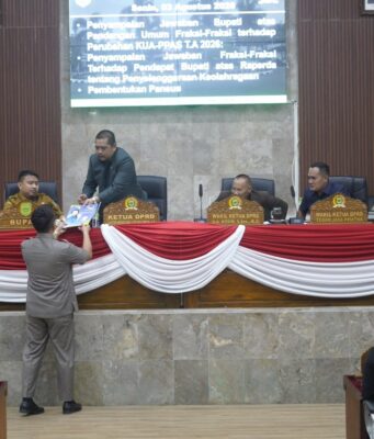 Bupati Subang Beri Jawaban KUA-PPAS 2026 ke DPRD Bupati Subang KUA-PPAS 2026
