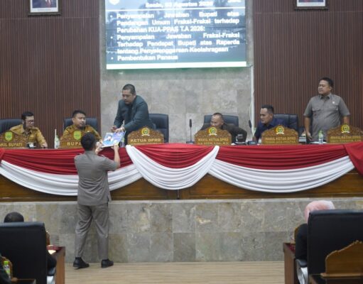 Bupati Subang Beri Jawaban KUA-PPAS 2026 ke DPRD Bupati Subang KUA-PPAS 2026