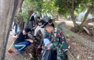 Babinsa dan Warga Majasari Subang Gelar Kerja Bakti kerja bakti Desa Majasari