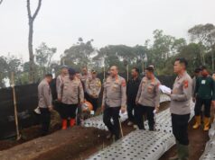 Kapolda Jabar Tinjau Lahan Bawang Putih di Ciater Subang Kapolda Jabar