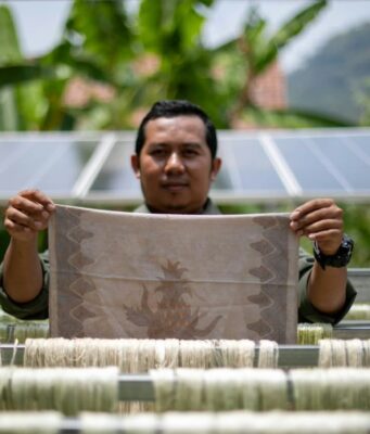 Kreativitas Berkelanjutan: Olahan Daun Nanas di Subang Ciptakan Peluang Fesyen Ramah Lingkungan olahan daun nanas di Subang