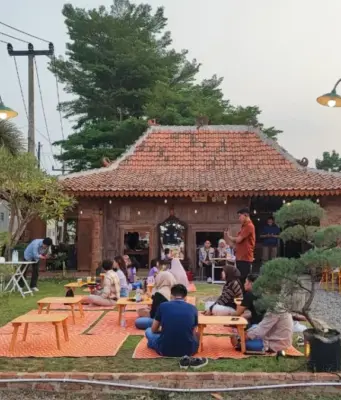 Tjap Aroma Rempah Subang Sajikan Kuliner Tradisional Surabi Tjap Aroma Rempah