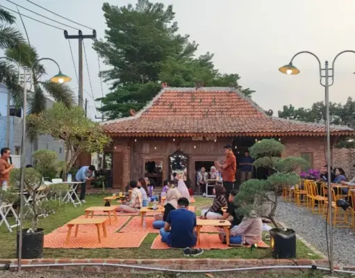 Tjap Aroma Rempah Subang Sajikan Kuliner Tradisional Surabi Tjap Aroma Rempah