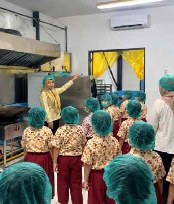 Edukasi Dapur MBG: Kunjungan Siswa SD Yos Sudarso Subang Kunjungan SD Yos Sudarso Subang