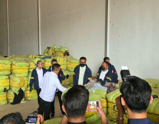 Bareskrim Polri Gerebek Gudang Pakaian Bekas Ilegal di Subang pakaian bekas ilegal Subang